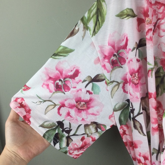 Show Me Your Mumu Brie Floral Tie Front Half Sleeve Robe One Size - Picture 7 of 12